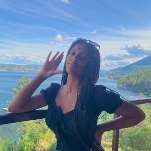 Meet your Posher, Ayo